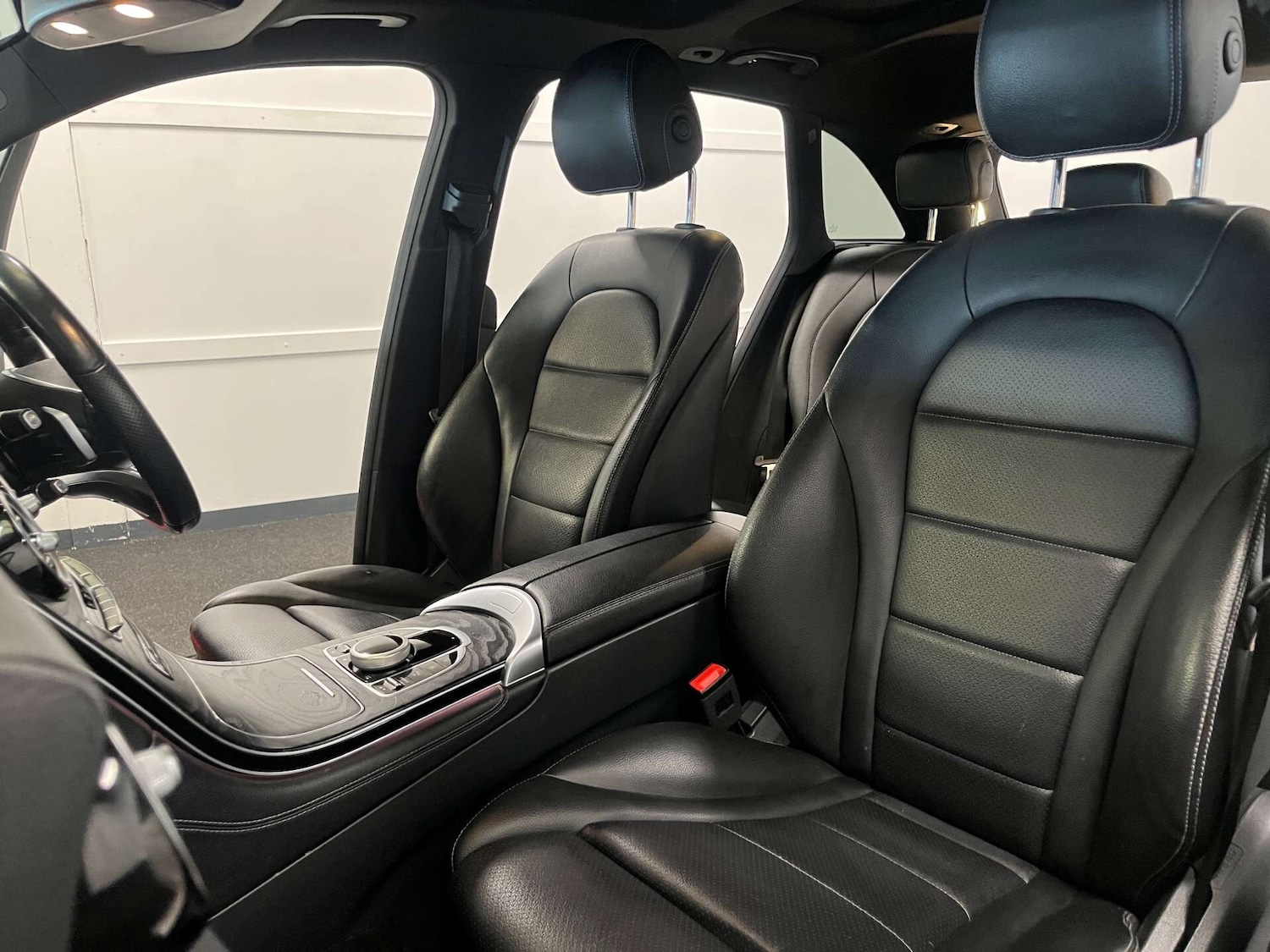 Used Mercedes-Benz GLC 2018 for sale - 76082184: Photo 44