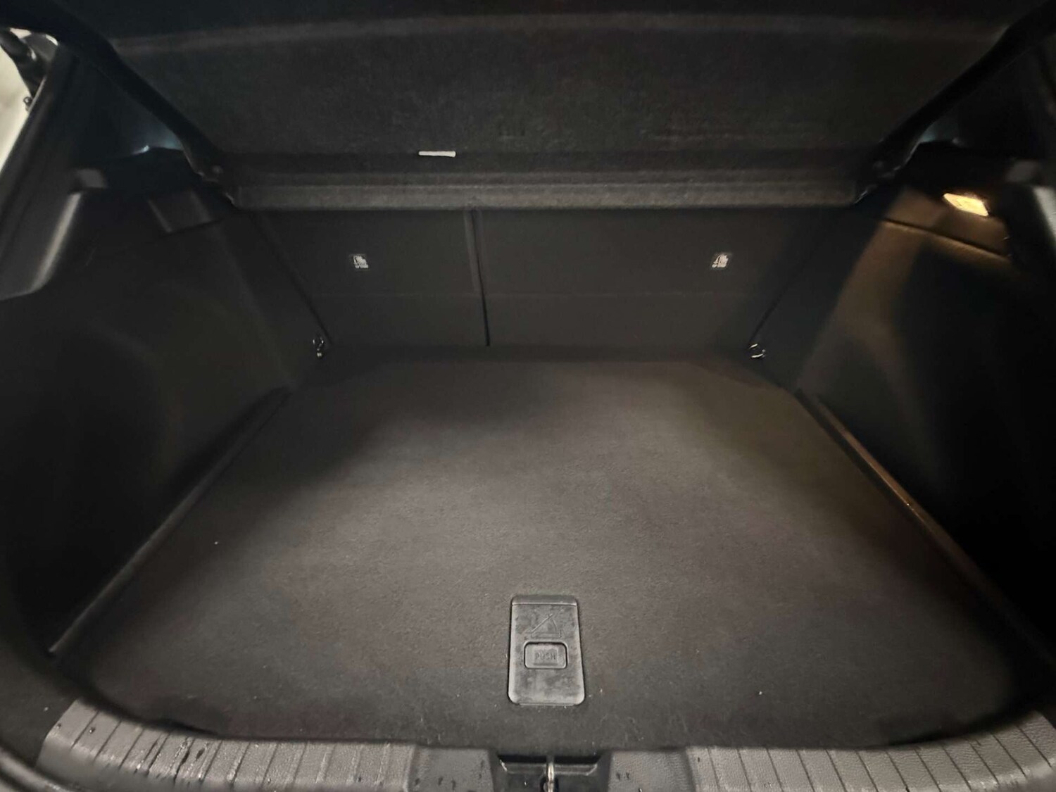 Used Toyota Corolla 2019 for sale - 76368789: Photo 34