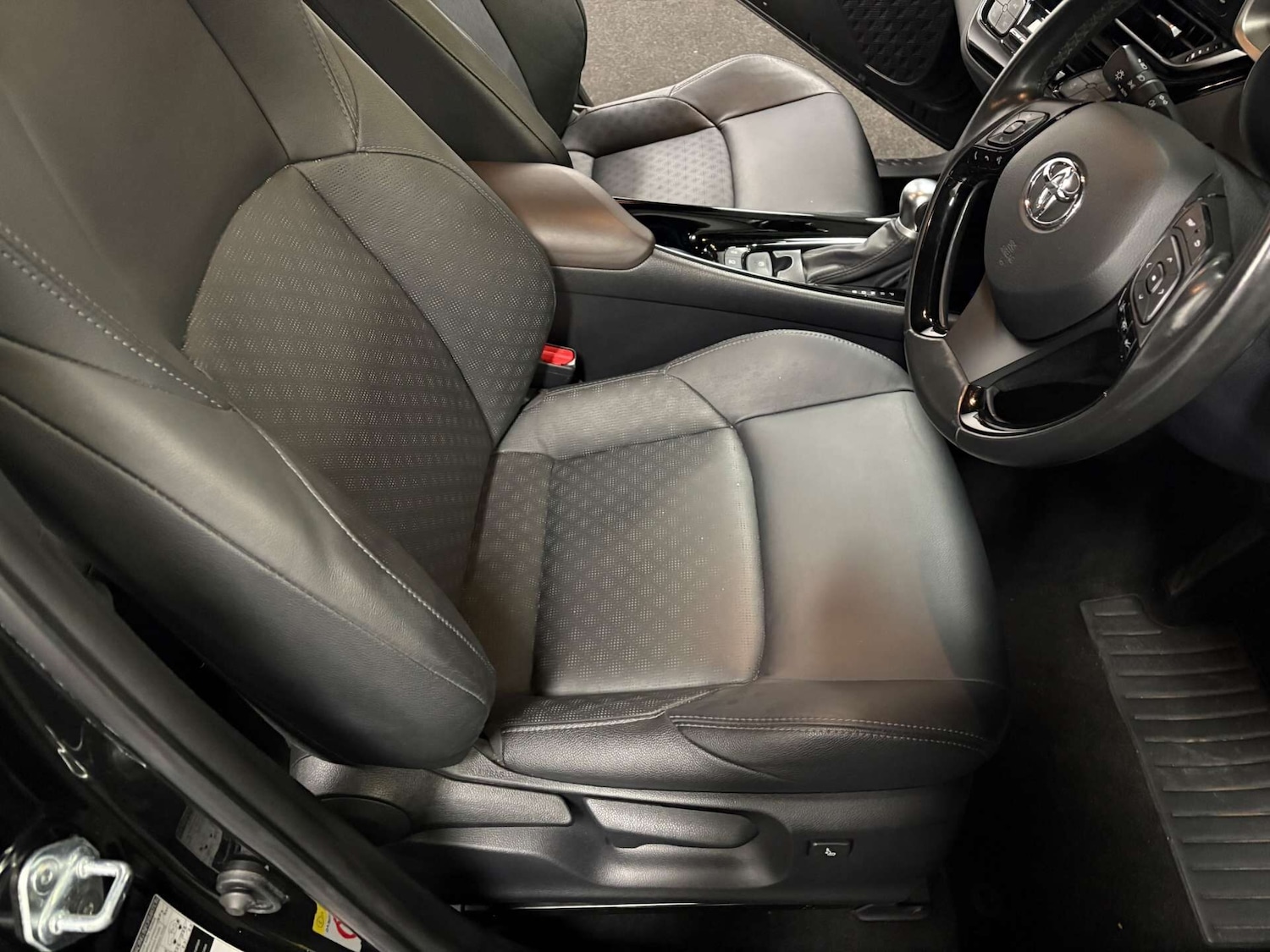 Used Toyota C-HR 2019 for sale - 77129013: Photo 14