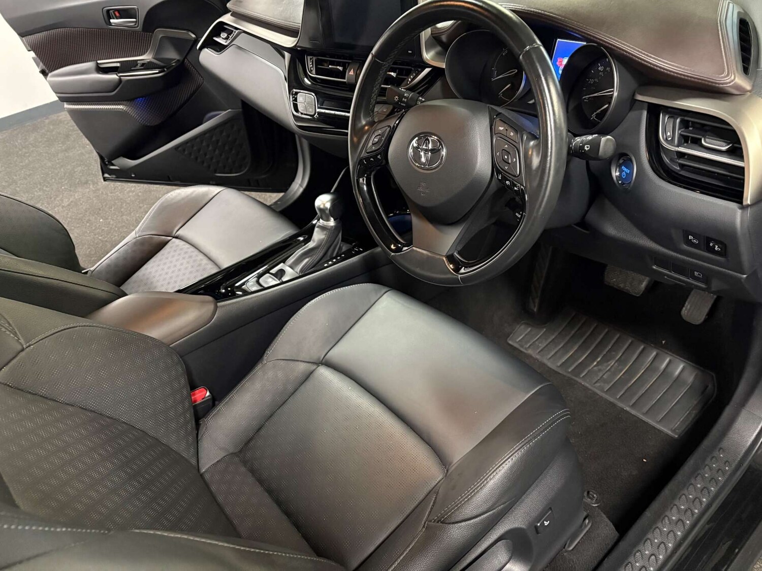 Used Toyota C-HR 2019 for sale - 77129013: Photo 16