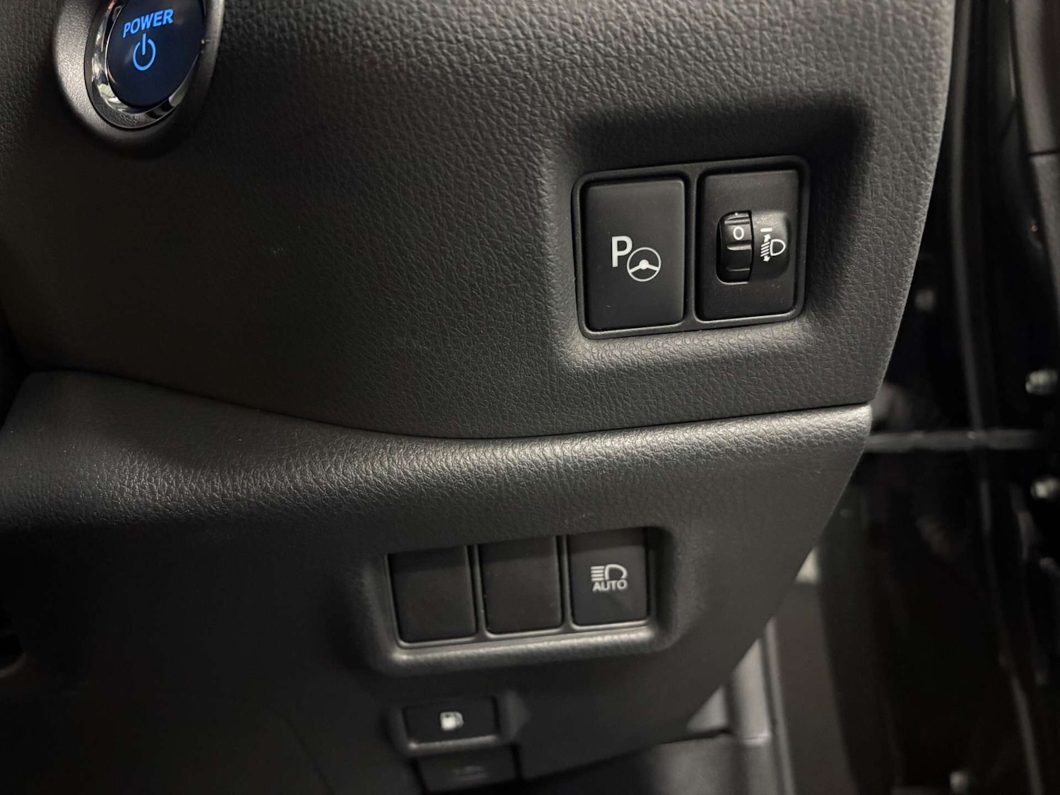 Used Toyota C-HR 2019 for sale - 77129013: Photo 17