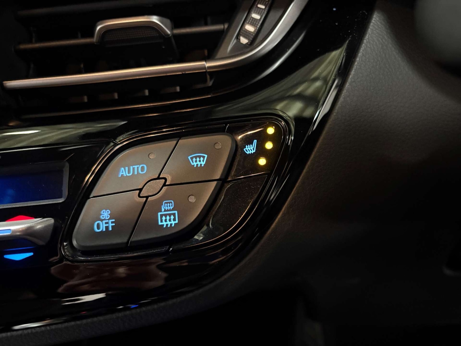 Used Toyota C-HR 2019 for sale - 77129013: Photo 26