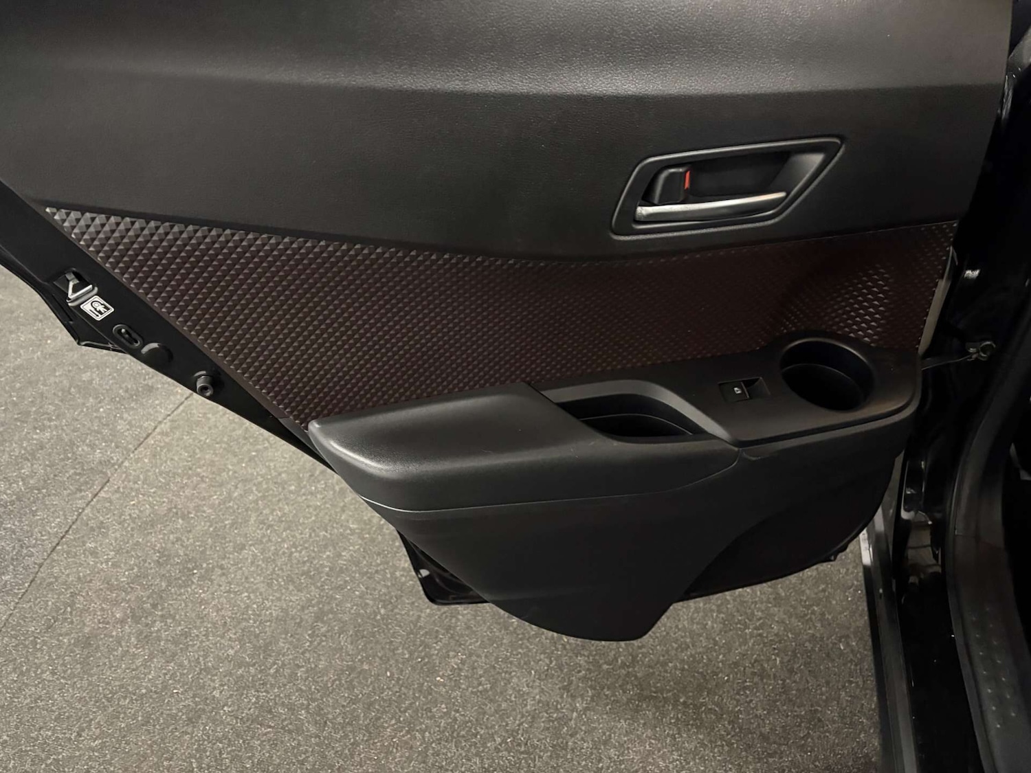 Used Toyota C-HR 2019 for sale - 77129013: Photo 34