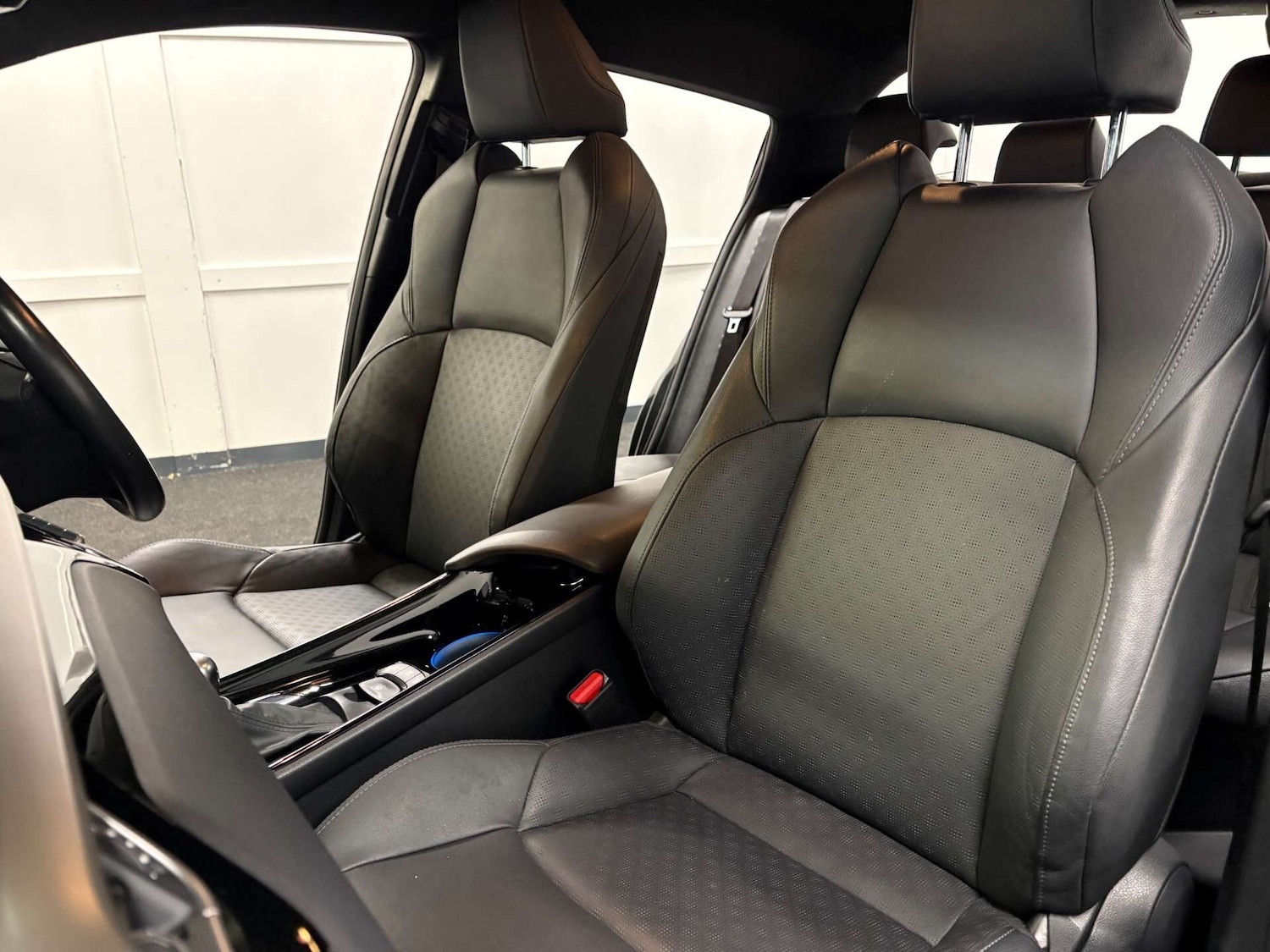 Used Toyota C-HR 2019 for sale - 77129013: Photo 40