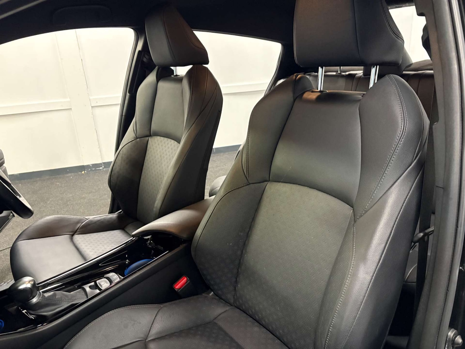 Used Toyota C-HR 2019 for sale - 77129013: Photo 43