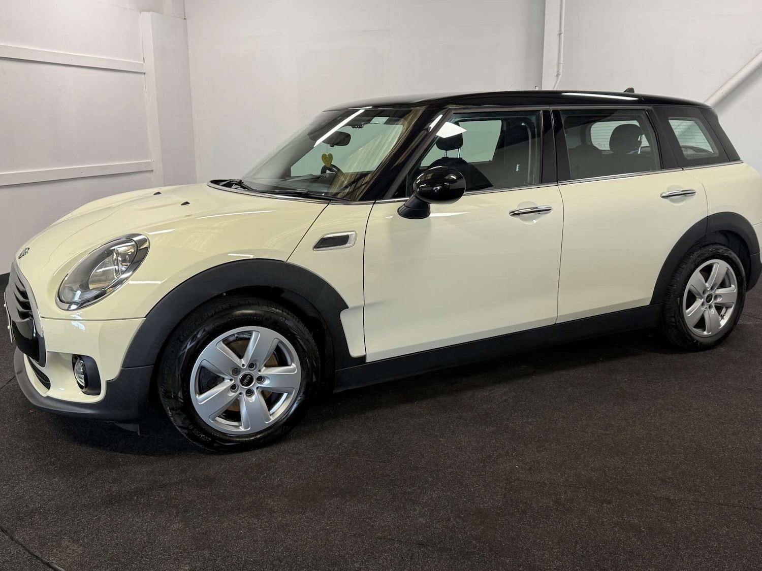 Used MINI Clubman 2019 for sale - 76385612: Photo 2