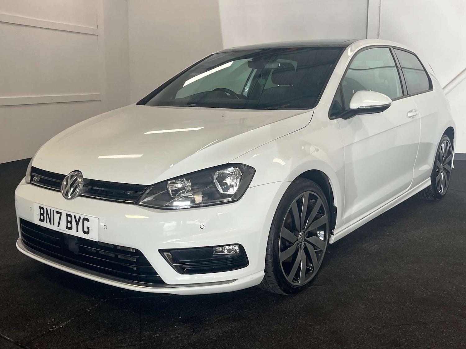 Used Volkswagen Golf 2017 for sale - 76288734: Photo 1