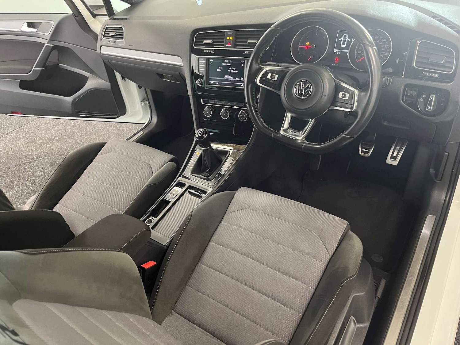 Used Volkswagen Golf 2017 for sale - 76288734: Photo 18