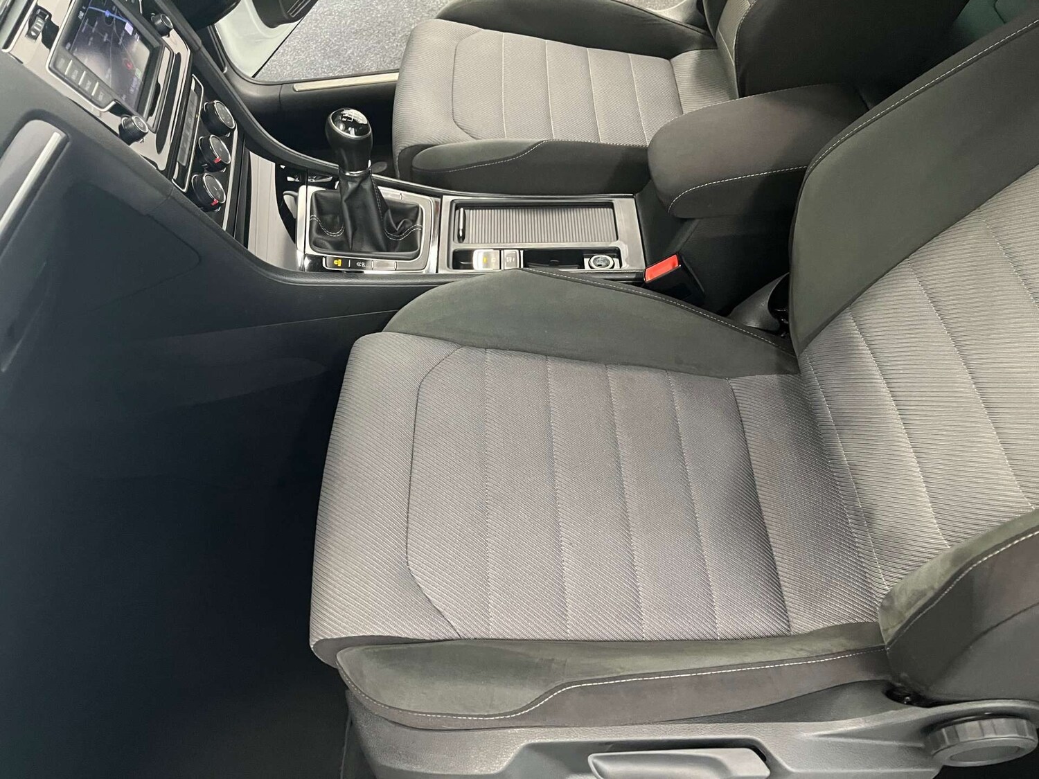 Used Volkswagen Golf 2017 for sale - 76288734: Photo 38