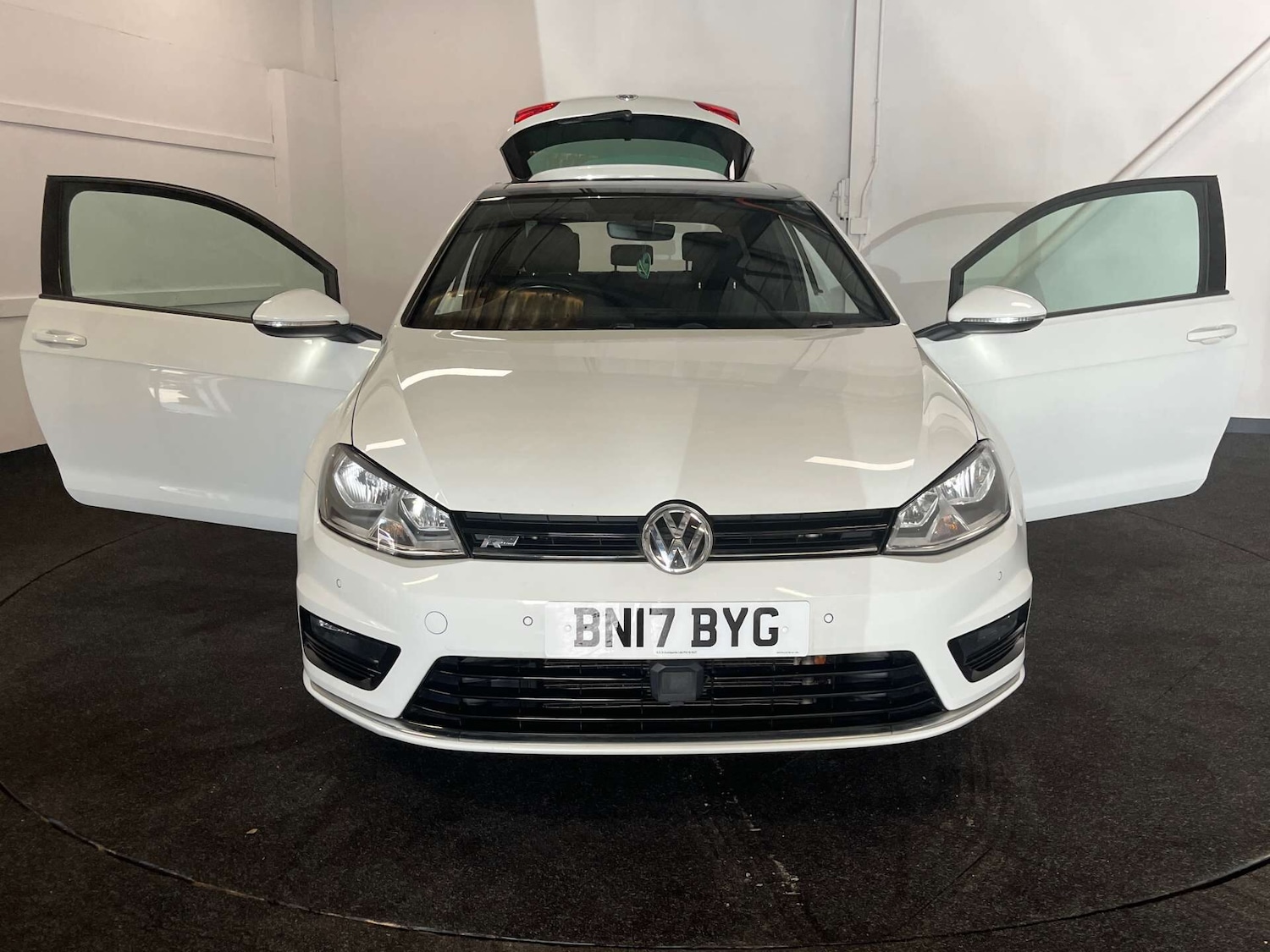 Used Volkswagen Golf 2017 for sale - 76288734: Photo 8