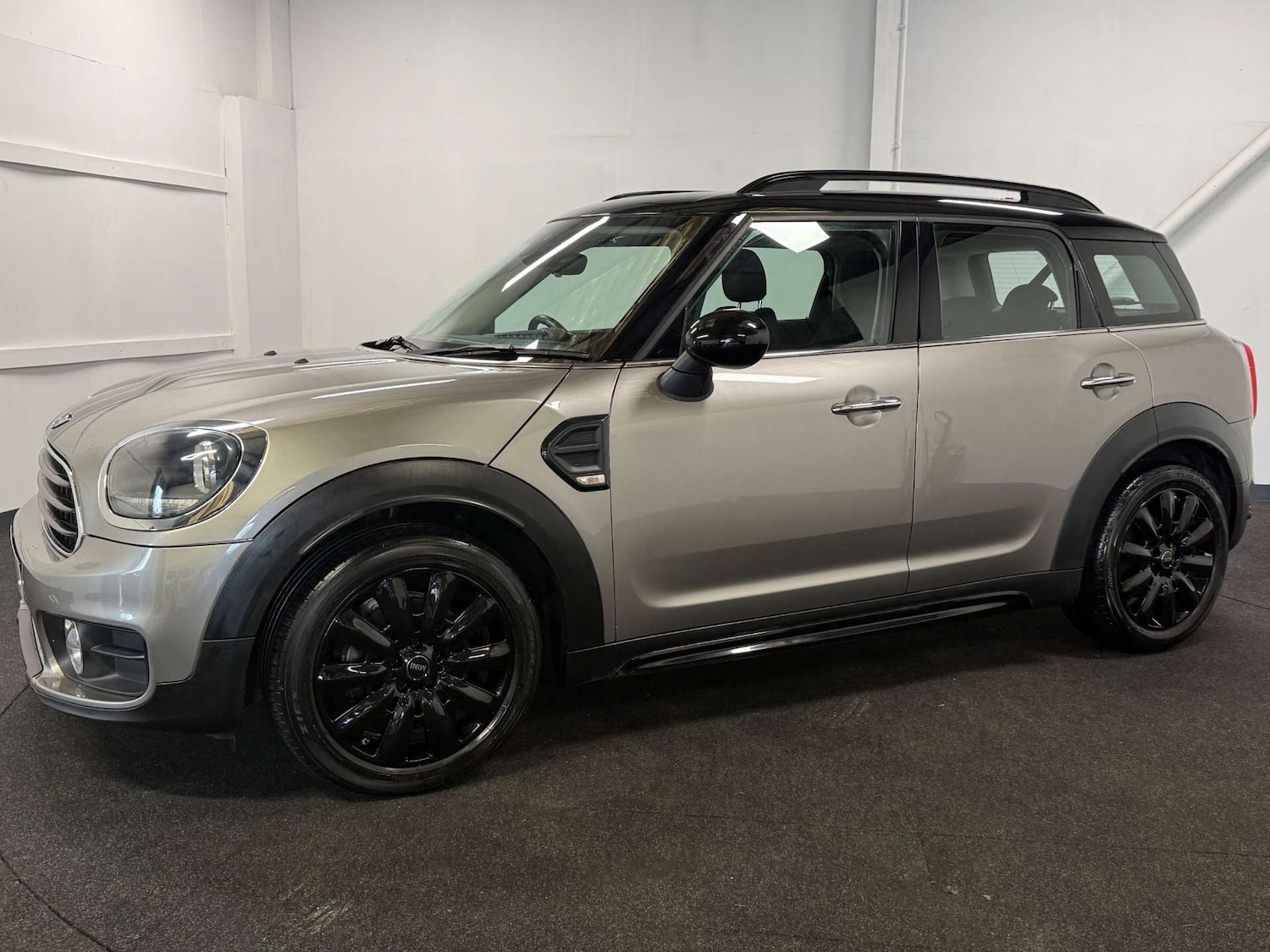 Used MINI Countryman 2018 for sale - 77282618: Photo 2