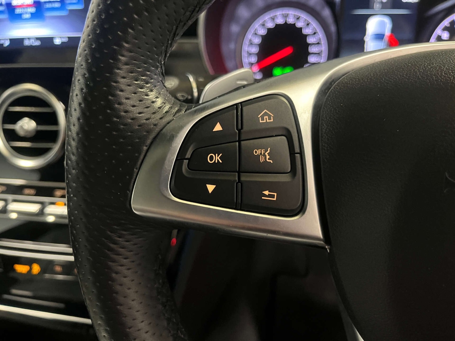 Used Mercedes-Benz C Class 2018 for sale - 76253782: Photo 19