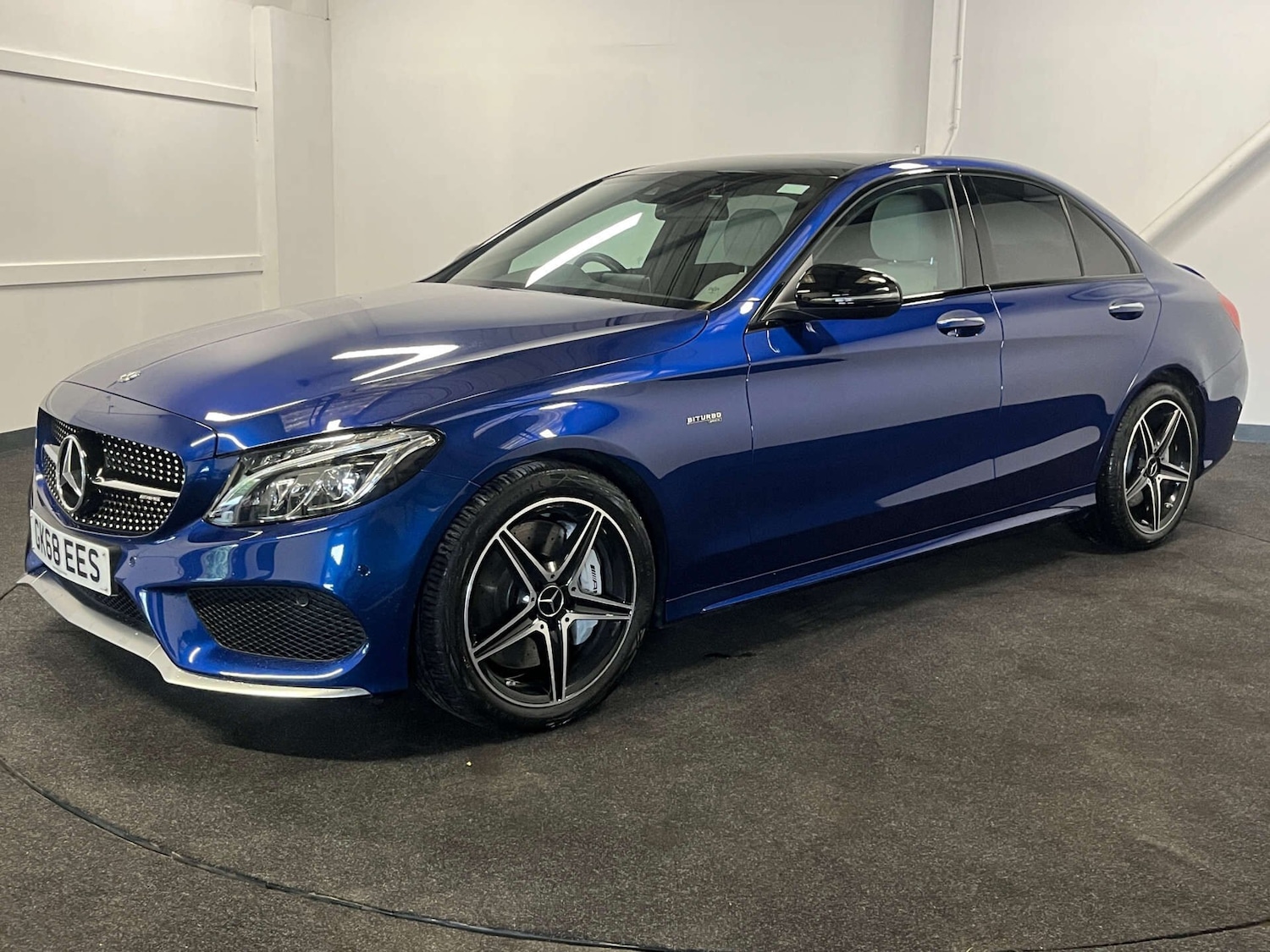 Used Mercedes-Benz C Class 2018 for sale - 76253782: Photo 2