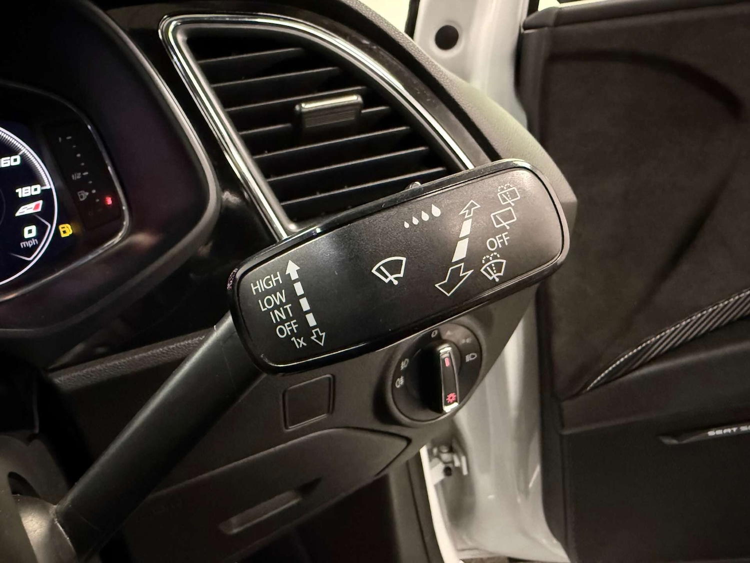 Used SEAT Leon 2018 for sale - 77654388: Photo 18