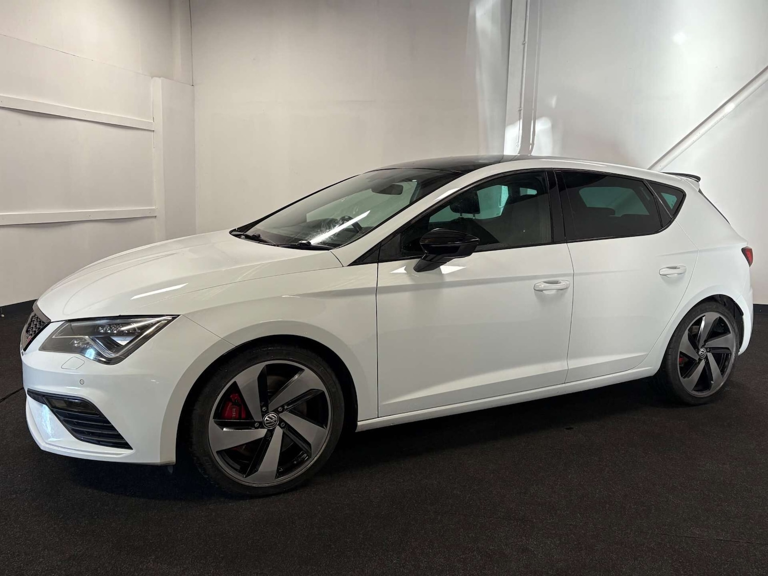 Used SEAT Leon 2018 for sale - 77654388: Photo 2