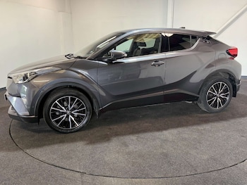 Used Toyota C-HR 2018 for sale - 75525602: Photo