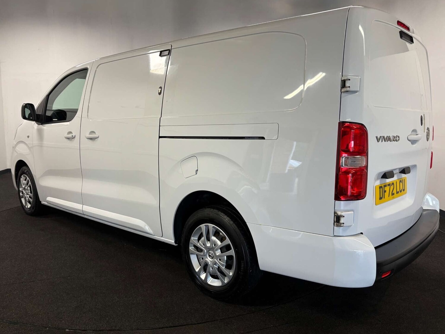 Used Vauxhall Vivaro 2023 for sale - 78040381: Photo 3