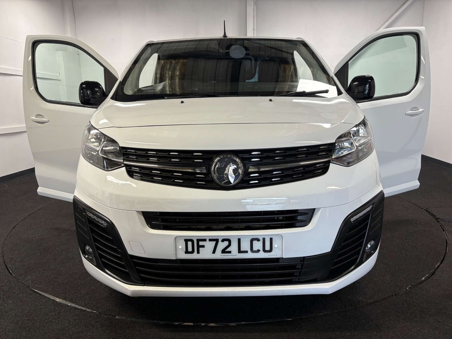 Used Vauxhall Vivaro 2023 for sale - 78040381: Photo 8