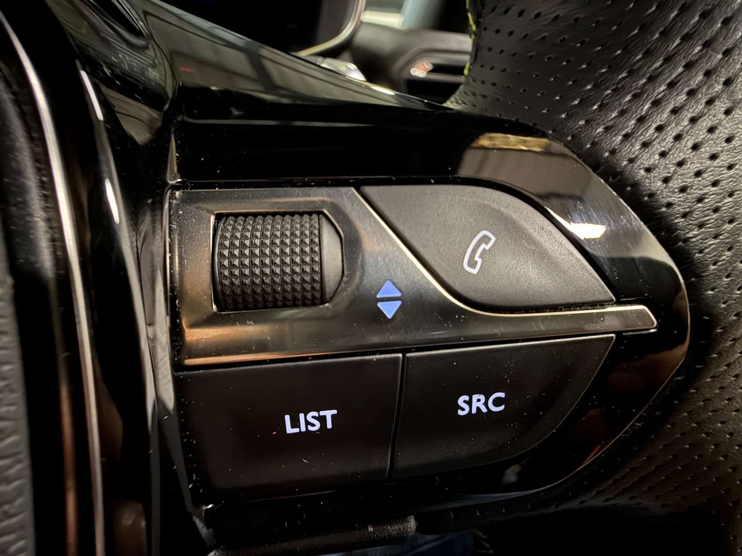 Used Peugeot 2008 2021 for sale - 76478081: Photo 12