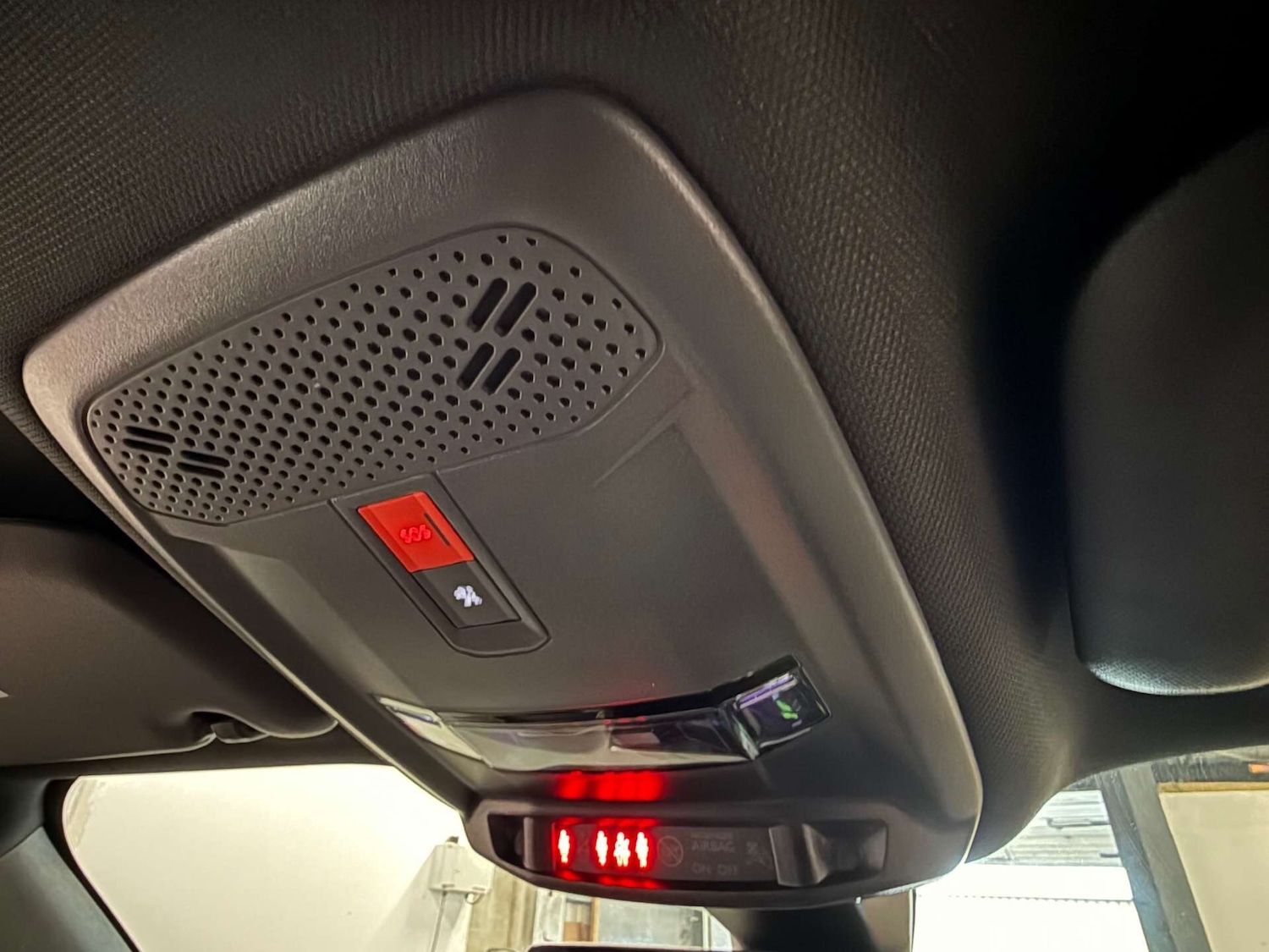 Used Peugeot 2008 2021 for sale - 76478081: Photo 18