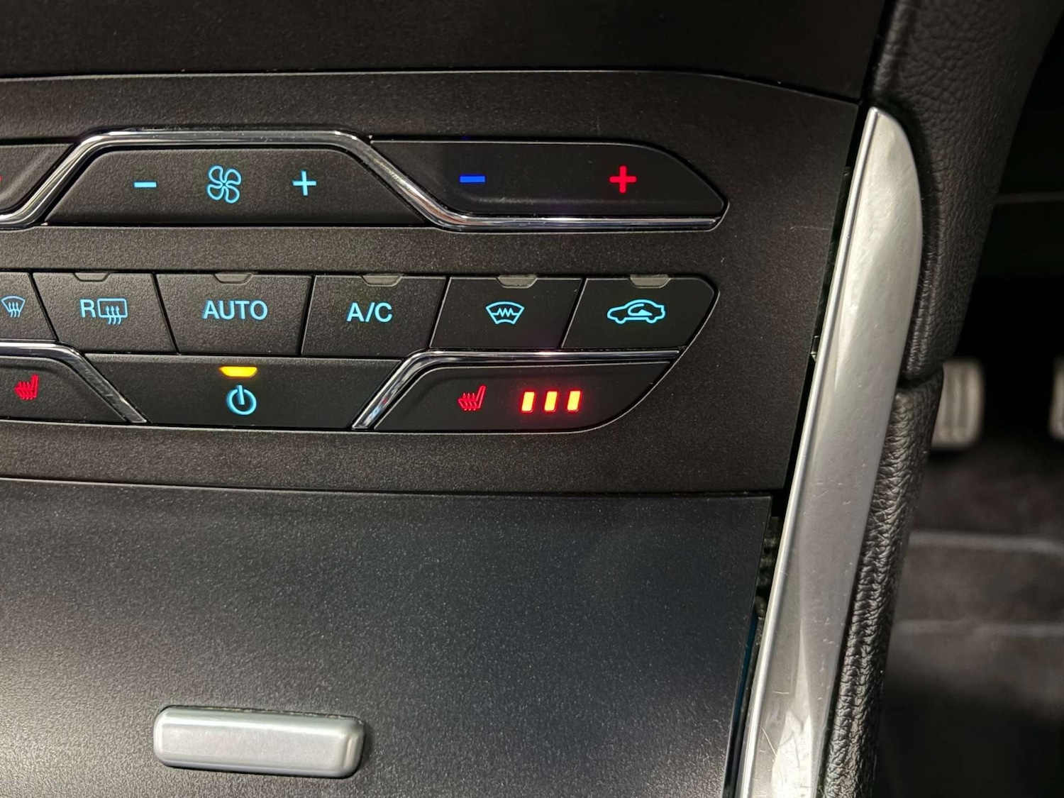 Used Ford Edge 2017 for sale - 76763298: Photo 28