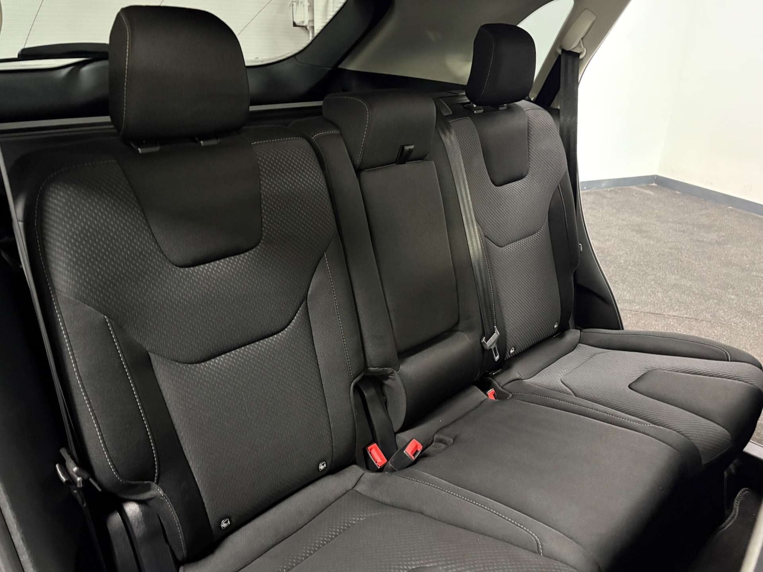 Used Ford Edge 2017 for sale - 76763298: Photo 32