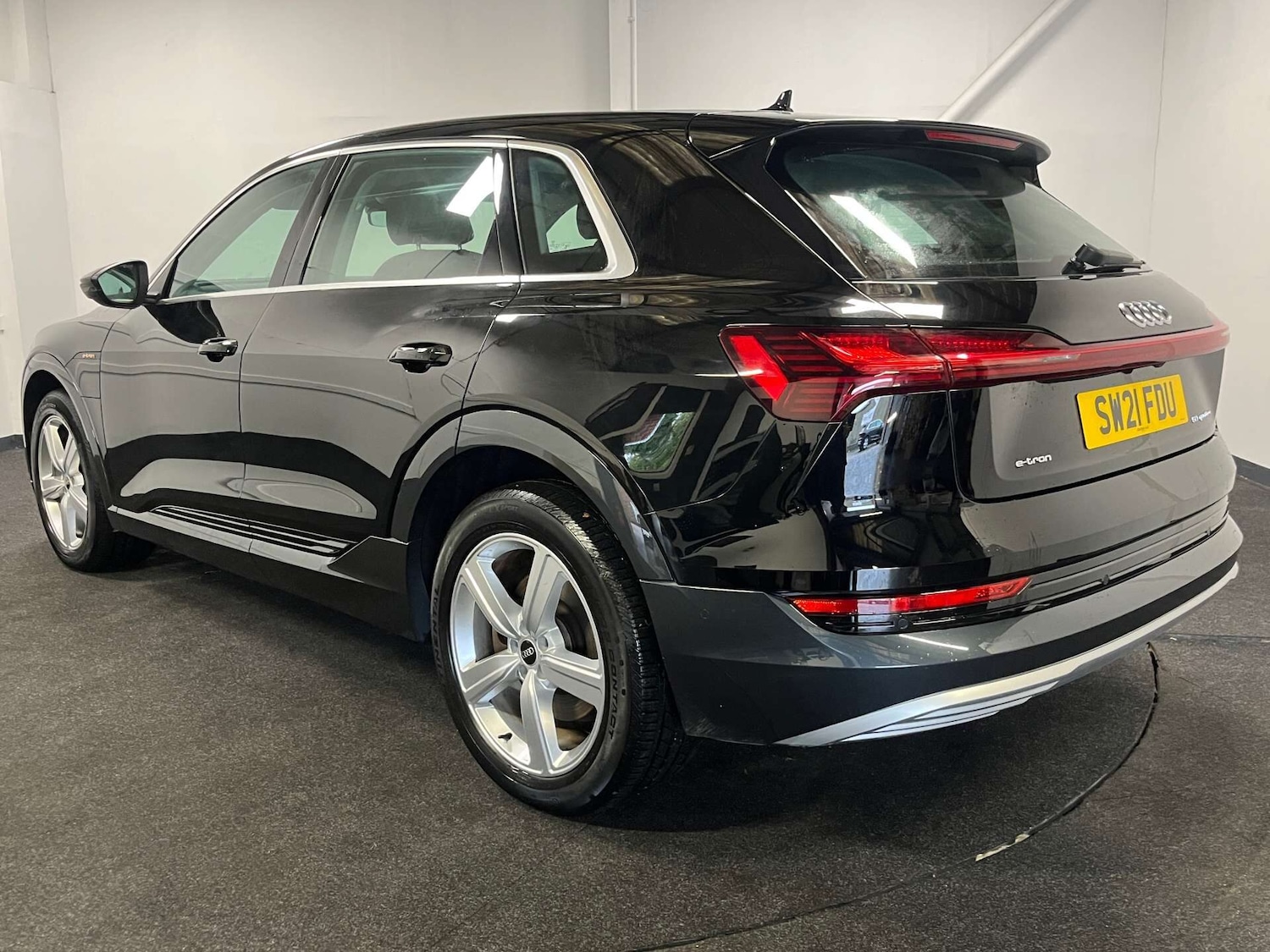 Used Audi e-tron 2021 for sale - 76331180: Photo 3