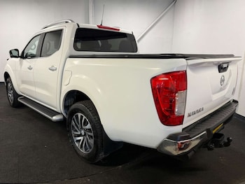 Used Nissan Navara 2018 for sale - 77967729: Photo