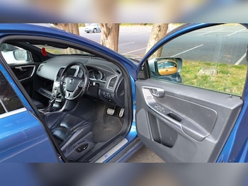Used Volvo XC60 2017 for sale - 75931847: Photo