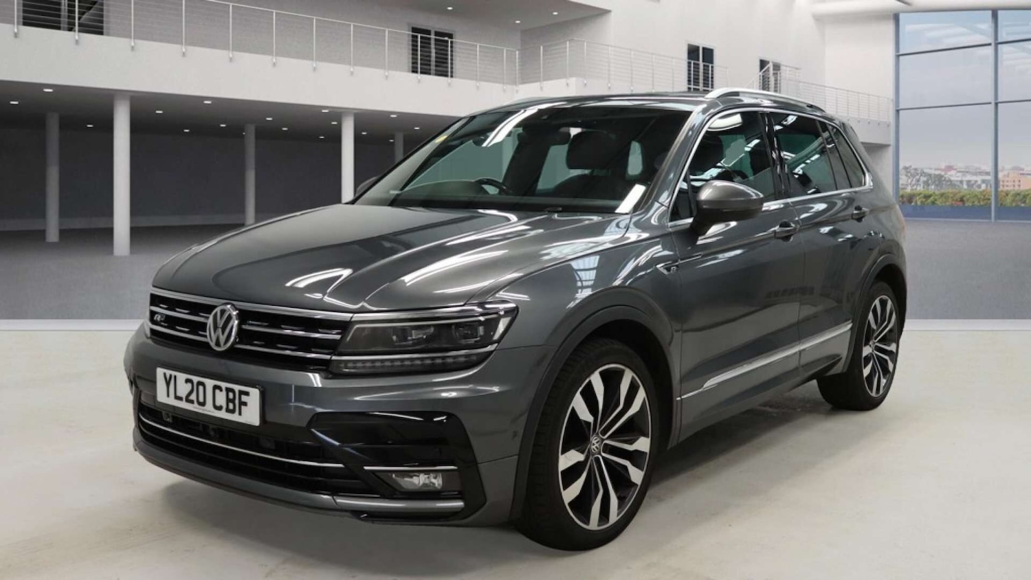 Used Volkswagen Tiguan 2020 for sale - 76114103: Photo 2