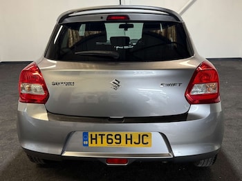 Used Suzuki Swift 2020 for sale - 75789755: Photo