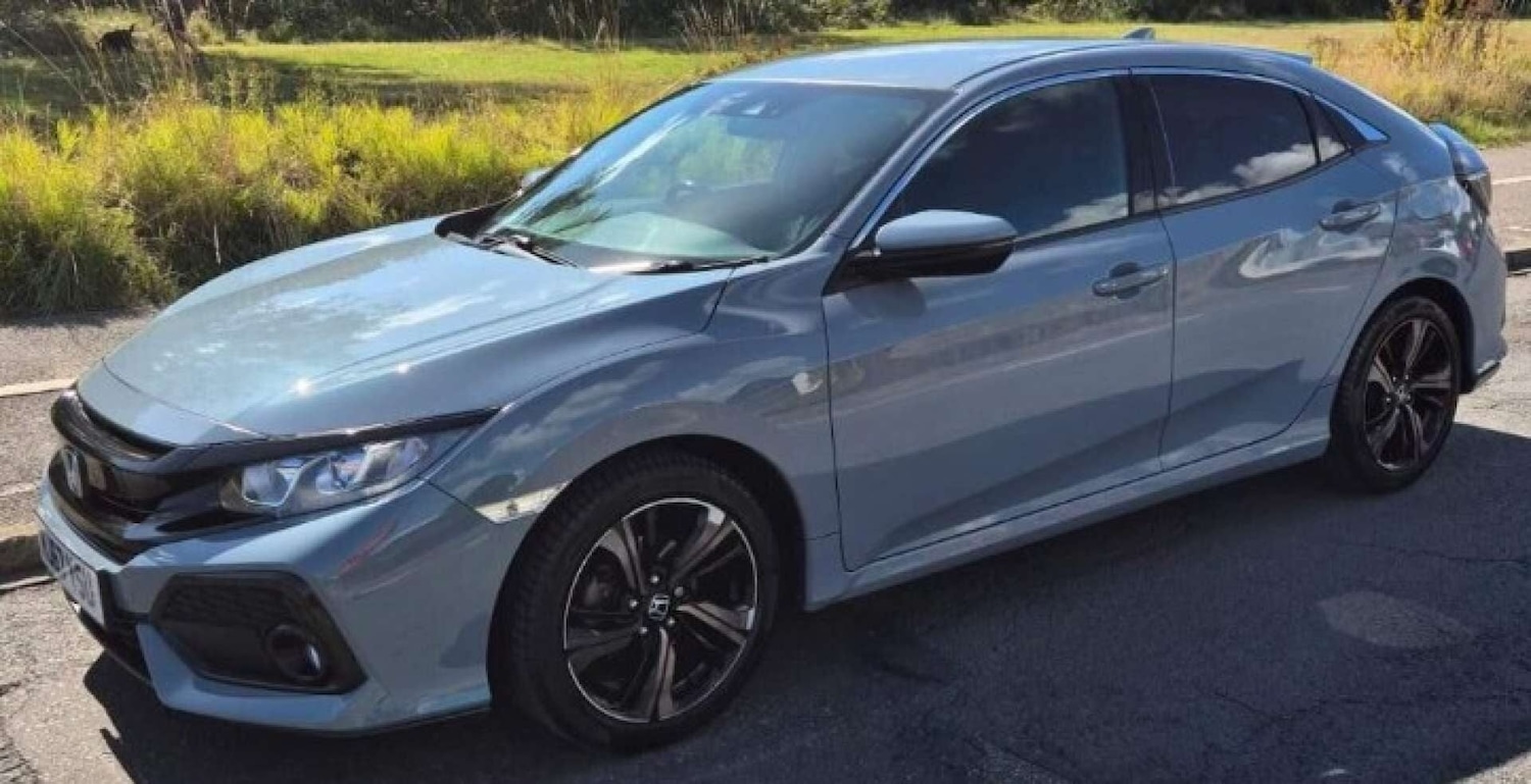 Used Honda Civic 2017 for sale - 76763305: Photo 1