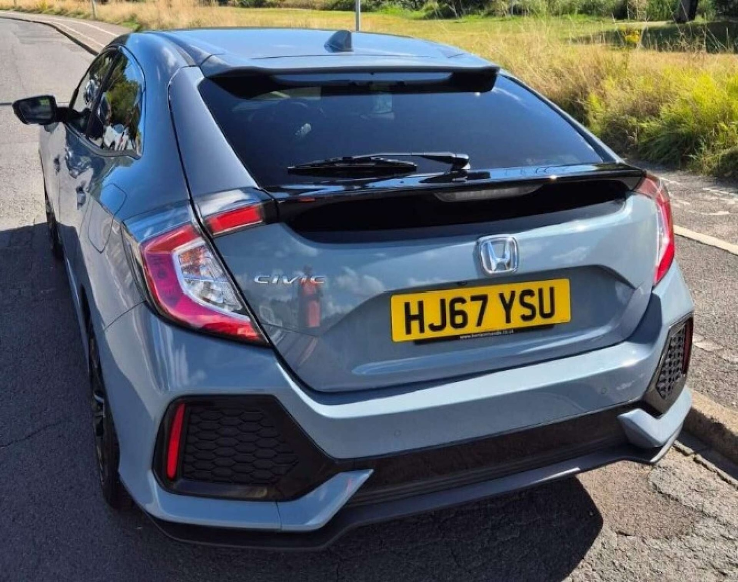 Used Honda Civic 2017 for sale - 76763305: Photo 3