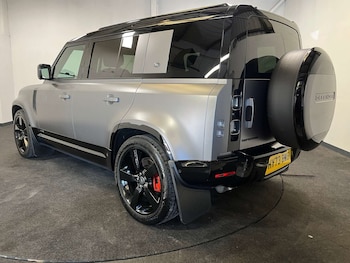 Used Land Rover Defender 2023 for sale - 75795080: Photo