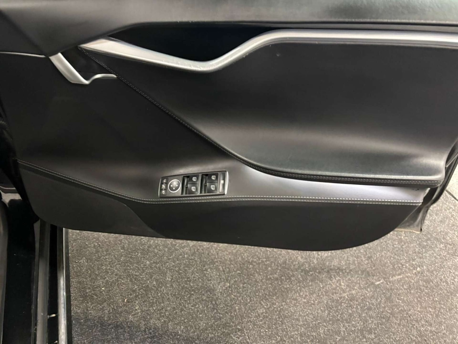 Used Tesla Model S 2017 for sale - 76958645: Photo 10