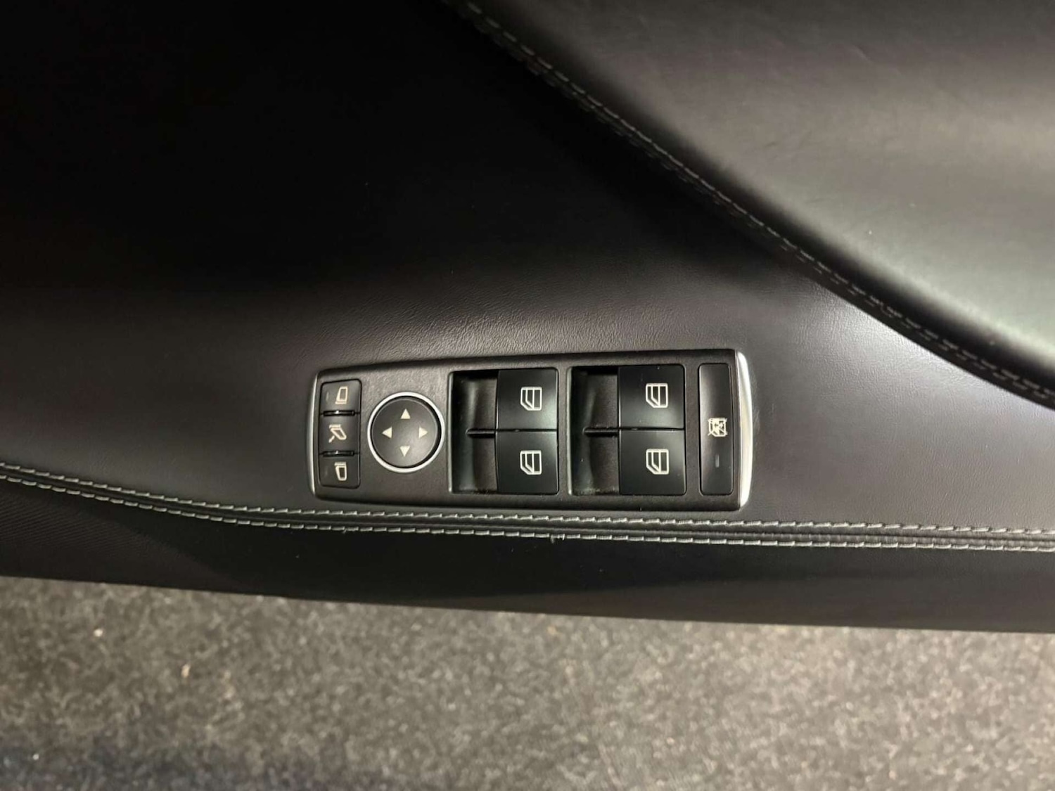 Used Tesla Model S 2017 for sale - 76958645: Photo 11