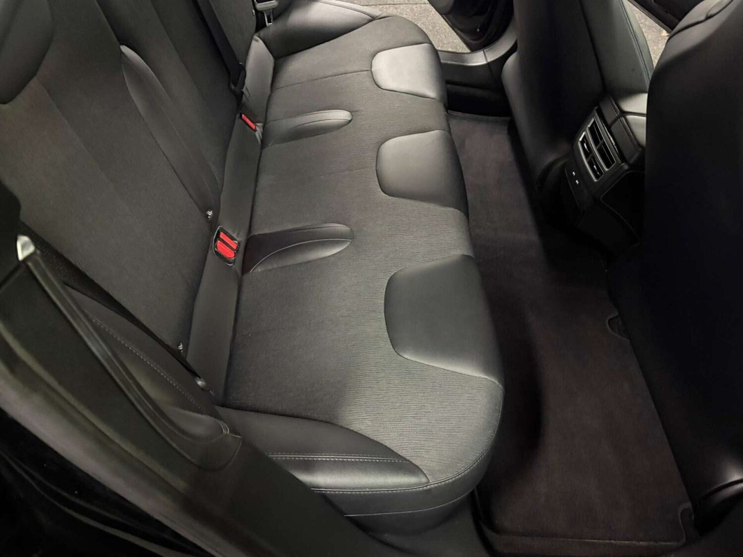 Used Tesla Model S 2017 for sale - 76958645: Photo 31