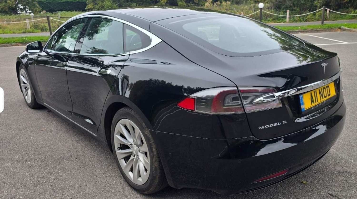 Used Tesla Model S 2017 for sale - 76958645: Photo 4