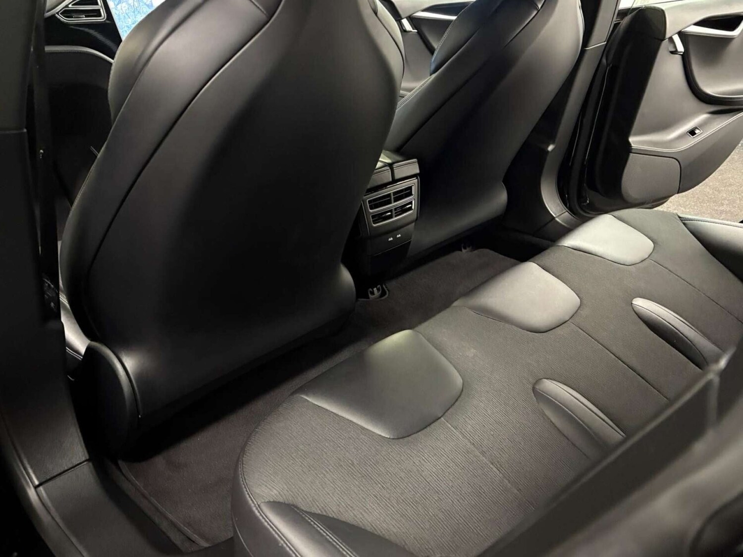 Used Tesla Model S 2017 for sale - 76958645: Photo 41