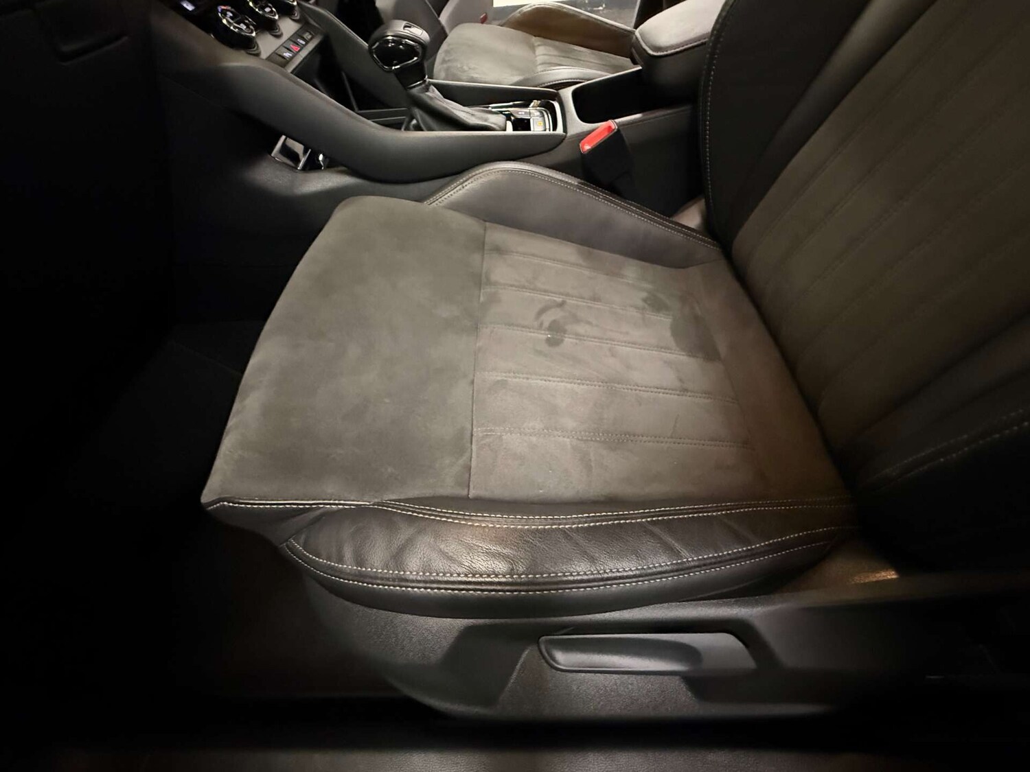 Used Skoda Karoq 2021 for sale - 77989513: Photo 48