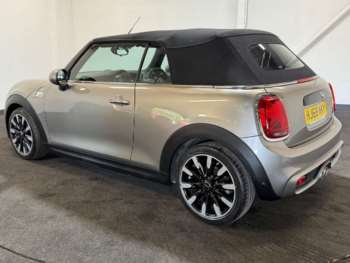 Used MINI Convertible 2018 for sale - 74825490: Photo