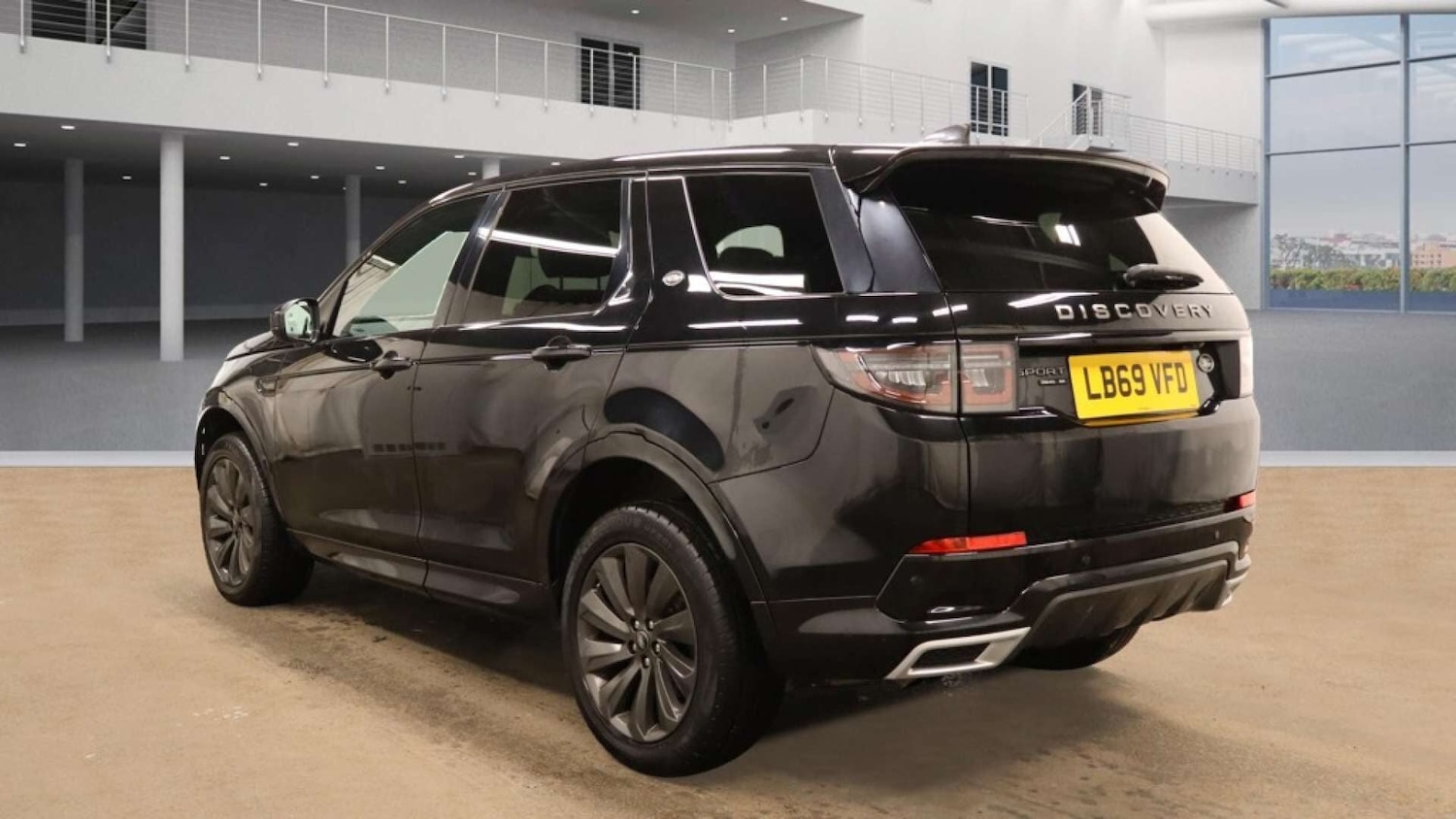 Used Land Rover Discovery Sport 2020 for sale - 77605389: Photo 3