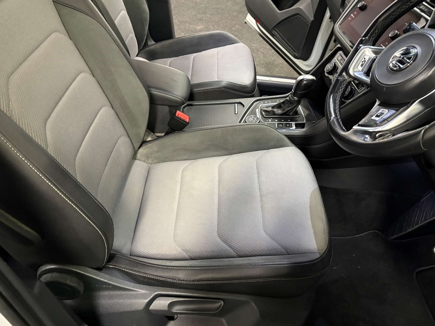 Used Volkswagen Tiguan 2018 for sale - 76412146: Photo 14