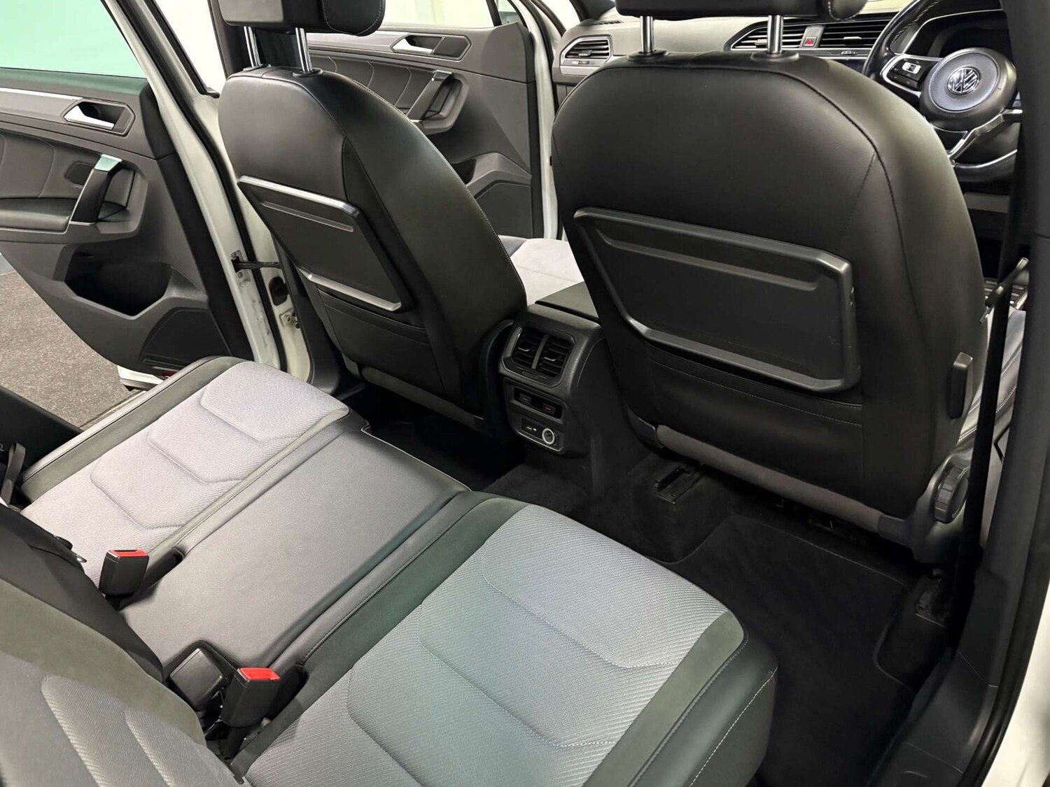 Used Volkswagen Tiguan 2018 for sale - 76412146: Photo 35