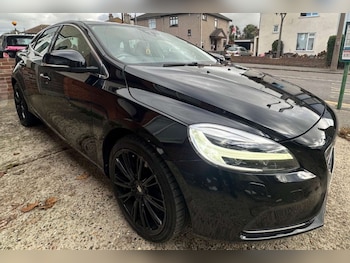 Used Volvo V40 2019 for sale - 78095675: Photo