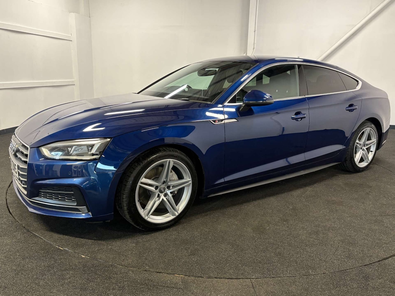 Used Audi A5 2017 for sale - 77319388: Photo 2