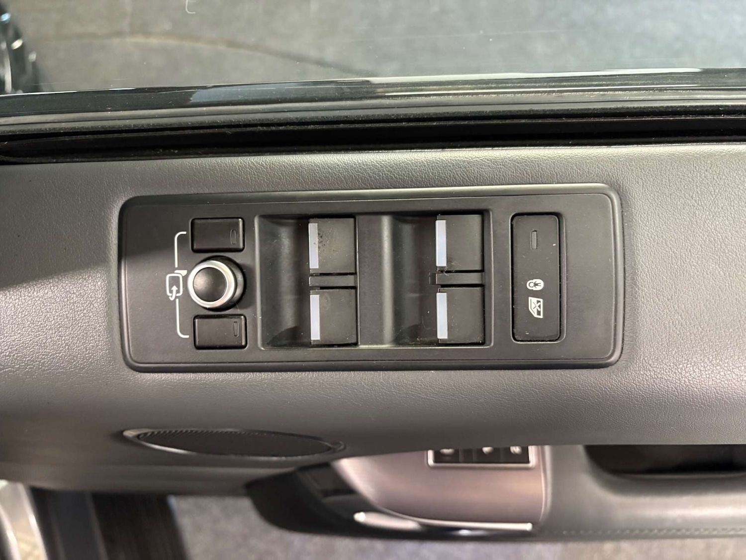 Used Land Rover Range Rover Sport 2015 for sale - 76763302: Photo 11