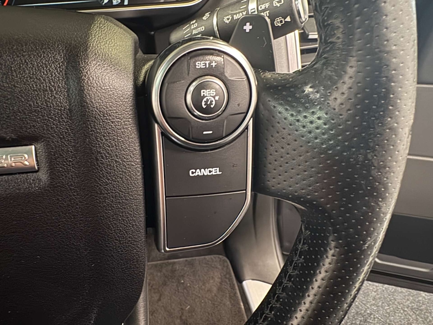 Used Land Rover Range Rover Sport 2015 for sale - 76763302: Photo 16