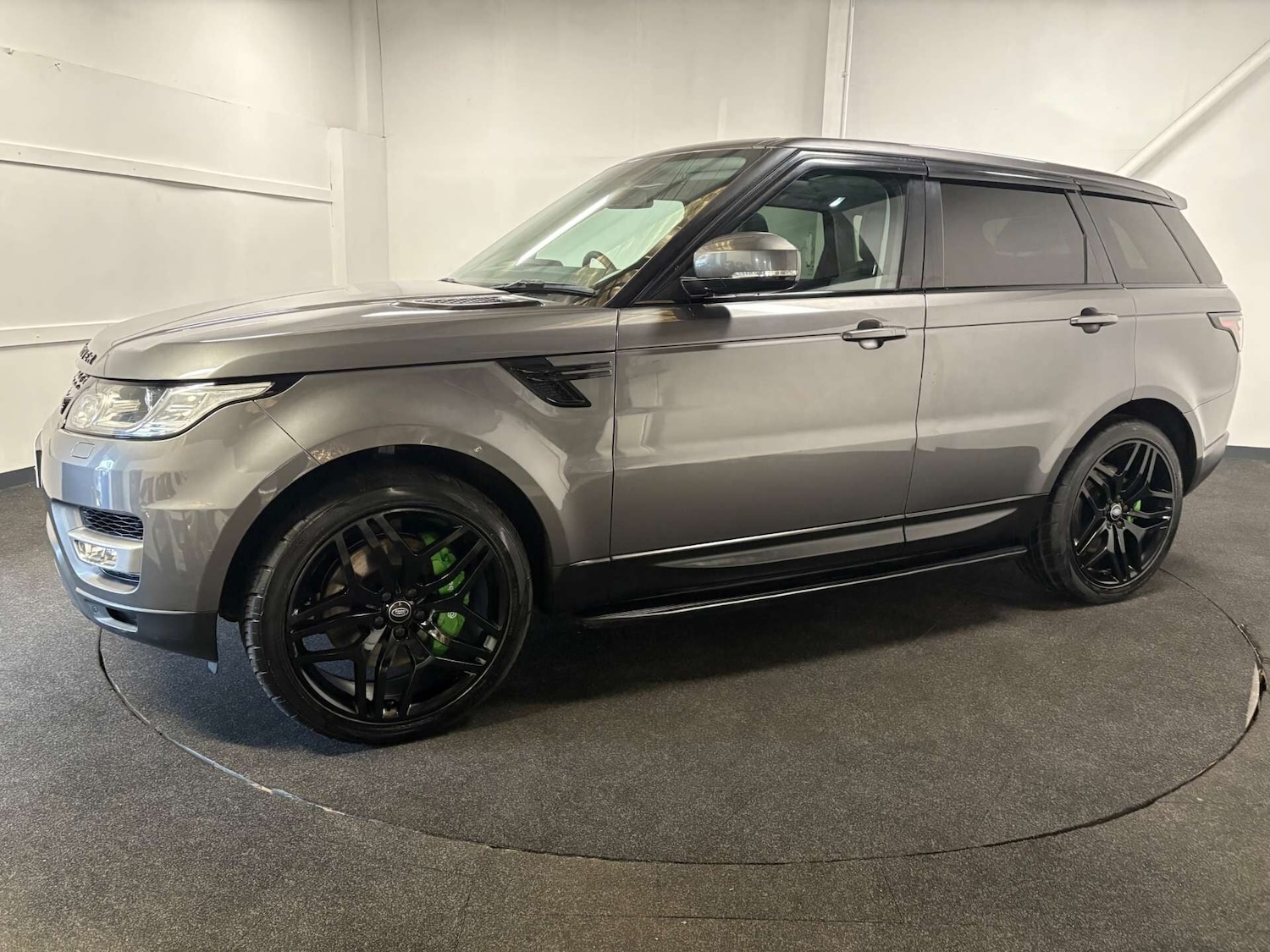 Used Land Rover Range Rover Sport 2015 for sale - 76763302: Photo 2