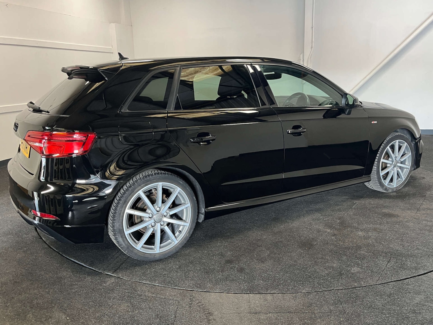 Used Audi A3 2018 for sale - 76185953: Photo 5